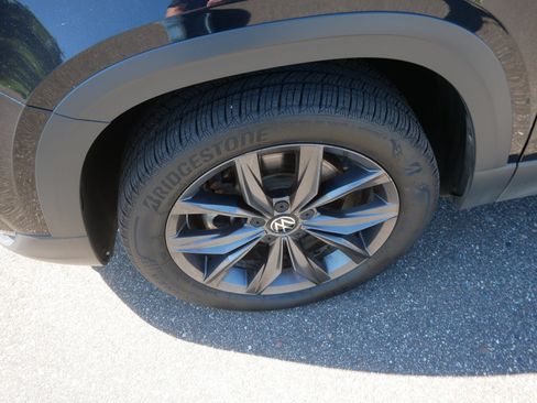 Used 2022 Volkswagen Taos SE AWD/4WD image 16