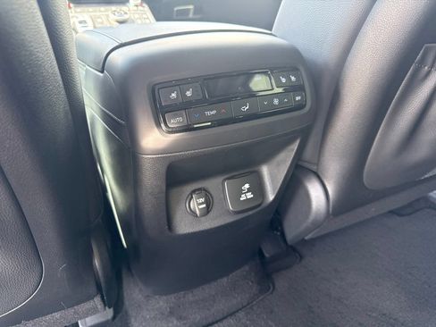 Used 2024 Hyundai Palisade Limited AWD/4WD image 21