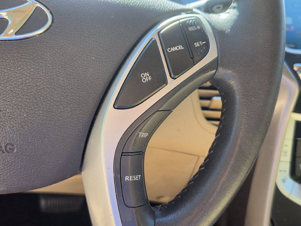 Used 2012 Hyundai Elantra Limited w/ Technology Pkg 5 FWD image 25