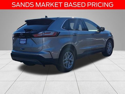 Used 2022 Ford Edge SEL w/ Convenience Package image 4