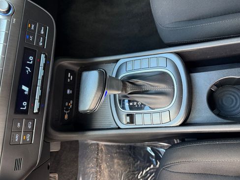 Used 2025 Hyundai Kona SEL image 37
