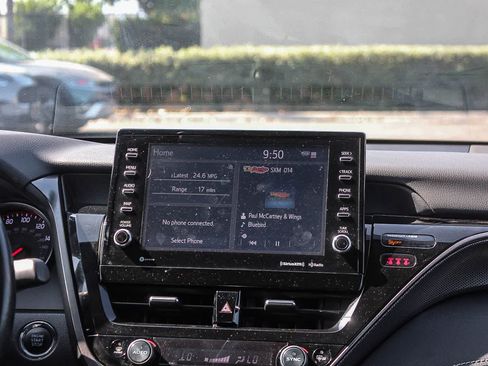 Used 2022 Toyota Camry XSE FWD image 18