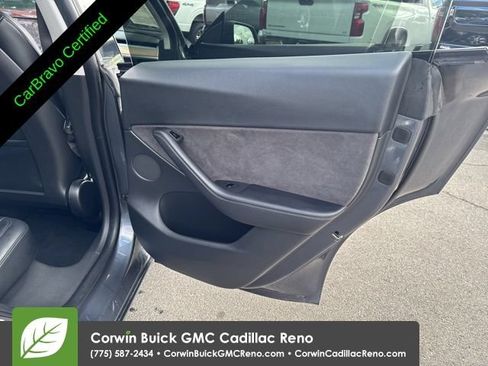 Used 2021 Tesla Model Y Long Range AWD/4WD image 17