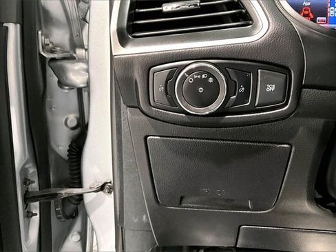 Used 2023 Ford Edge SEL image 16