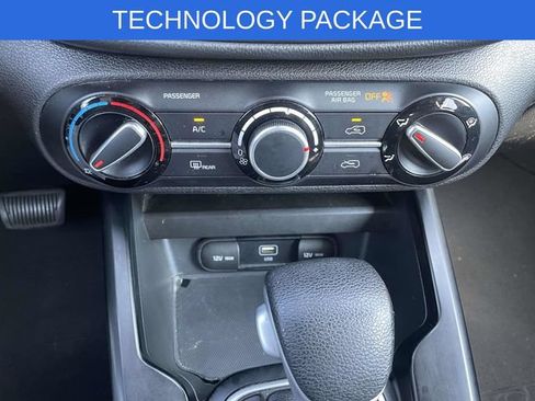 Used 2023 Kia Soul LX w/ LX Technology Package FWD image 29