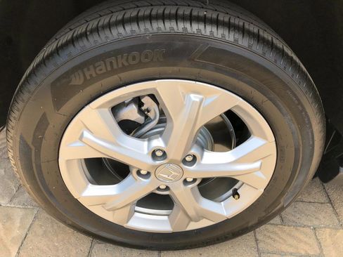Used 2025 Honda HR-V LX image 10