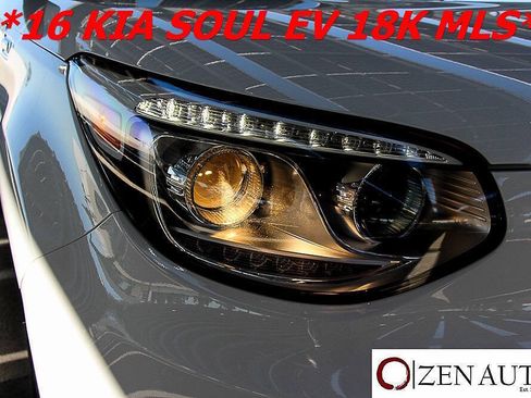 Used 2016 Kia Soul EV FWD image 39