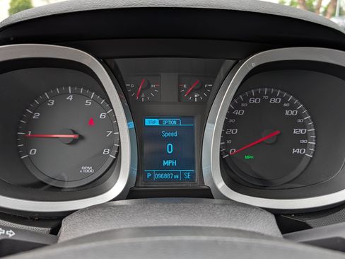 Used 2017 Chevrolet Equinox LS FWD image 21