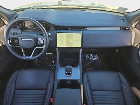 Certified 2025 Land Rover Discovery Sport Dynamic SE image 9