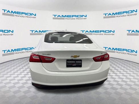 Used 2017 Chevrolet Malibu LT image 4