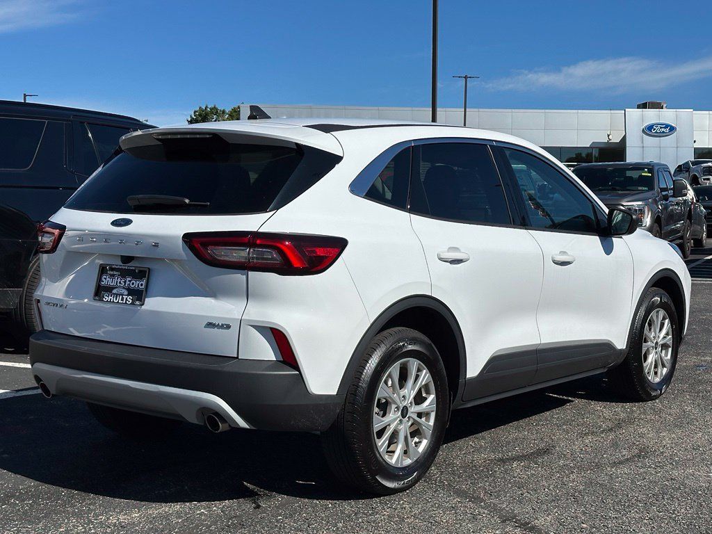 Used 2023 Ford Escape Active AWD/4WD image 22