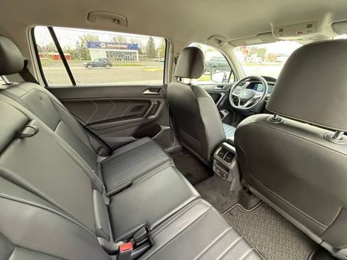 Used 2022 Volkswagen Tiguan SE AWD/4WD image 22