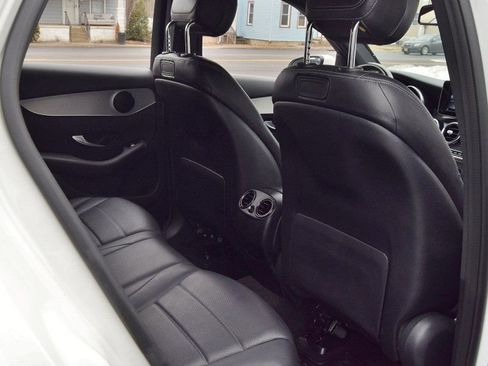 Used 2019 Mercedes-Benz GLC 300 4MATIC image 35