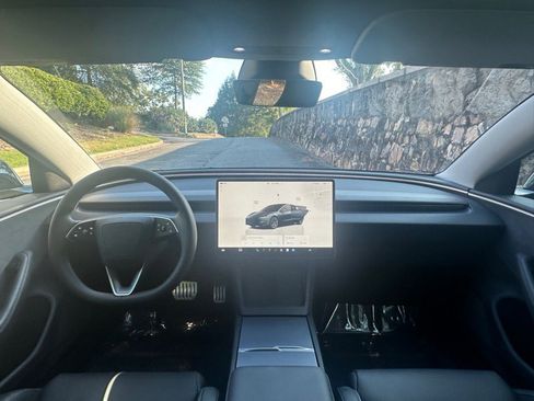Used 2024 Tesla Model 3 Performance image 2
