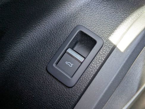 Used 2024 Audi SQ5 Prestige AWD/4WD image 37