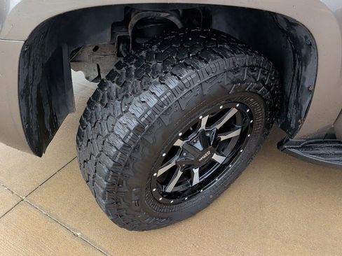 Used 2014 Chevrolet Tahoe 2WD image 36
