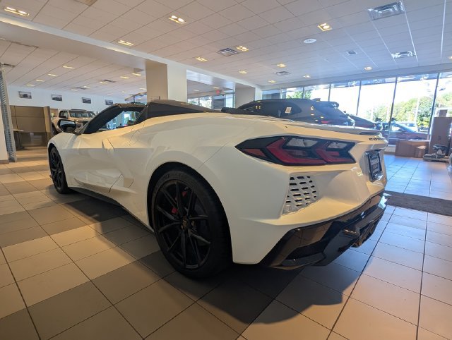 New 2027 Chevrolet Corvette Stingray Convertible w/ Stealth Interior Trim Package RWD image 4