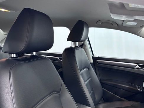 Used 2018 Volkswagen Passat 2.0T R-Line FWD image 19
