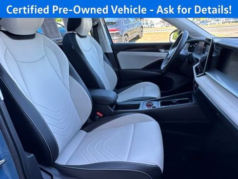 Certified 2025 Volkswagen Tiguan SE w/ Panoramic Sunroof Package AWD/4WD image 26