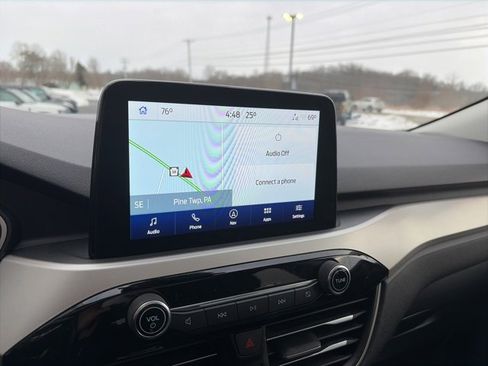 Used 2022 Ford Escape SE w/ SE Sport Appearance Package image 12