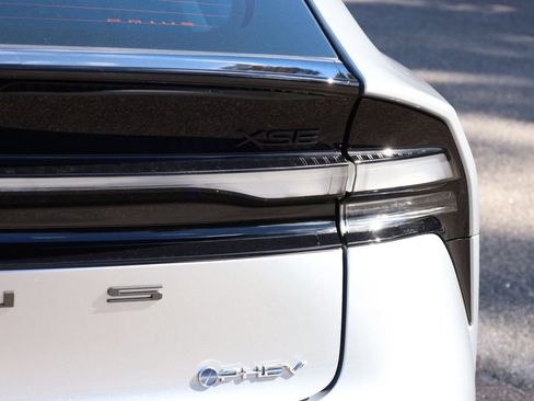 New 2026 Toyota Prius Plug-In Hybrid FWD image 18