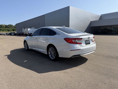 Used 2021 Honda Accord LX image 4