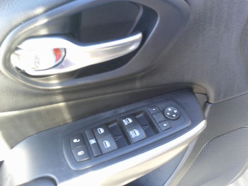 Used 2017 Jeep Cherokee High Altitude image 18