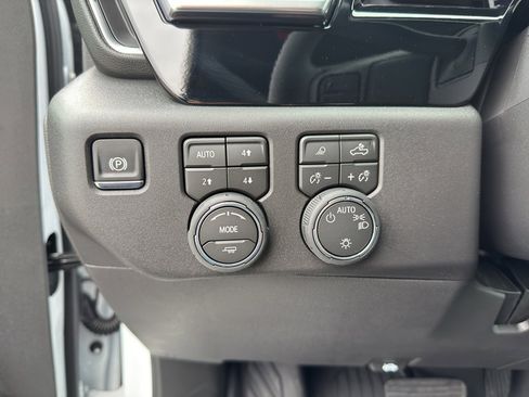 New 2026 Chevrolet Silverado 1500 LT image 22