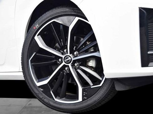 Used 2024 Nissan Altima 2.5 SR image 3