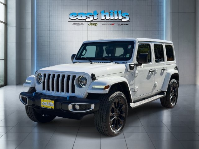 Used 2023 Jeep Wrangler Unlimited Sahara w/ Cold Weather Group AWD/4WD image 7