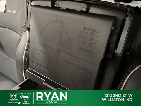 New 2026 RAM 2500 Laramie AWD/4WD image 40