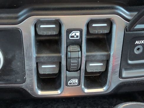 Certified 2021 Jeep Gladiator Sport image 25