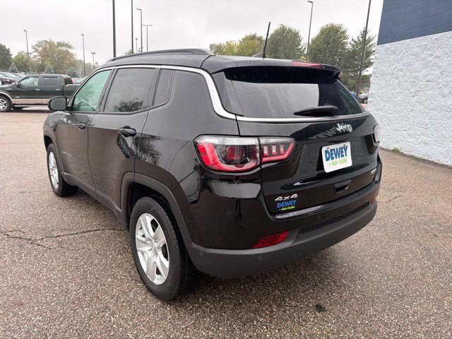 Used 2022 Jeep Compass Latitude w/ Convenience Group AWD/4WD image 3