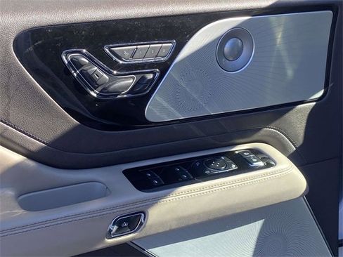 Used 2022 Lincoln Aviator Reserve w/ Equipment Group 201A image 16