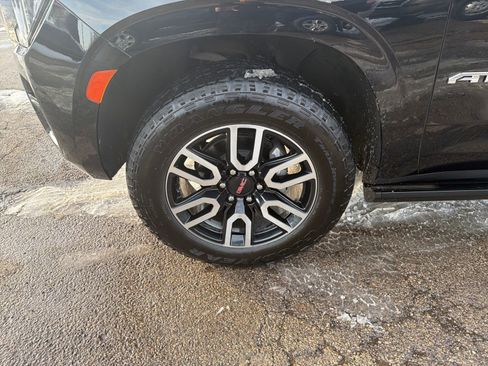 Used 2023 GMC Yukon XL AT4 w/ Technology Package image 29