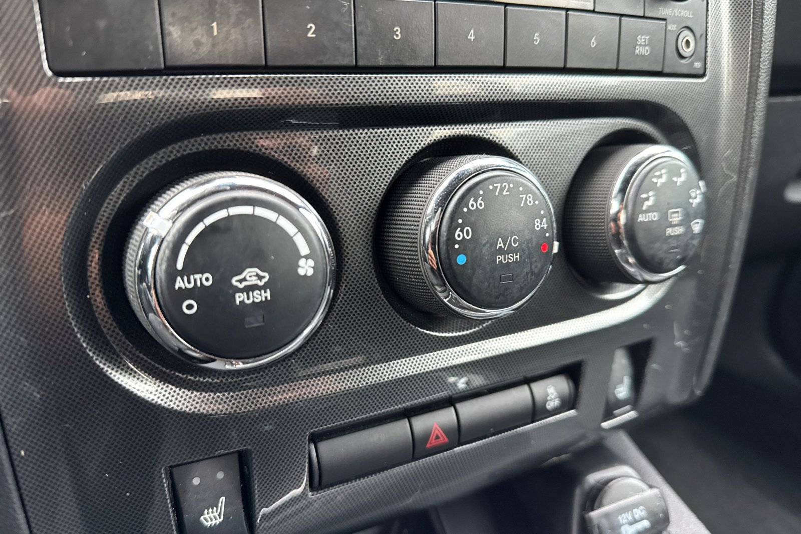 Used 2011 Dodge Challenger RWD image 26
