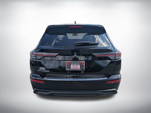 New 2026 Mitsubishi Outlander ES FWD image 4