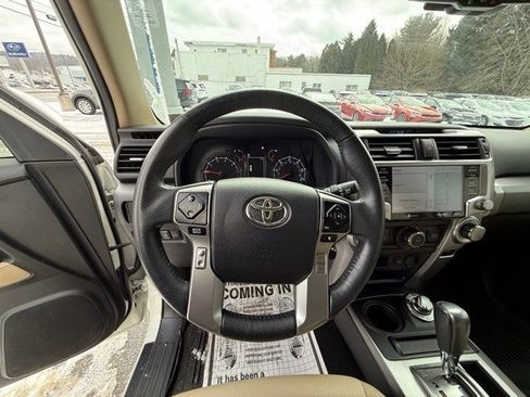 Used 2022 Toyota 4Runner SR5 Premium image 14