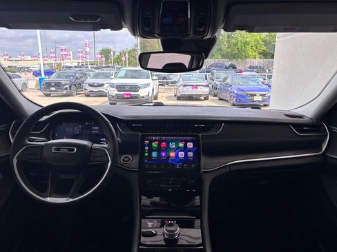 Used 2023 Jeep Grand Cherokee L Limited AWD/4WD image 18