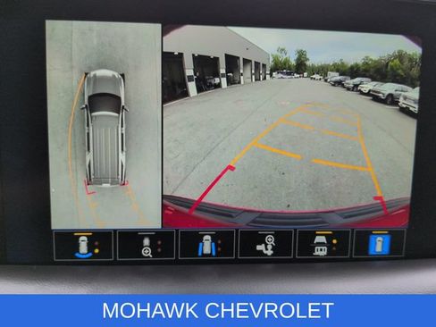 Used 2022 Chevrolet Tahoe Z71 w/ Luxury Package AWD/4WD image 16