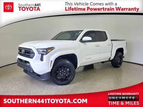 Used 2025 Toyota Tacoma SR5 RWD image 1