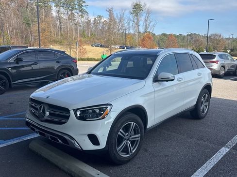 Certified 2022 Mercedes-Benz GLC 300 image 3
