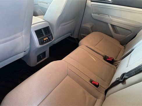 Used 2019 Volkswagen Atlas SE w/ Panoramic Sunroof Package image 12