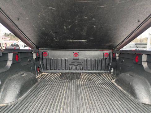 Used 2018 Chevrolet Silverado 1500 LT w/ All Star Edition image 22