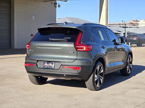New 2026 Volvo XC40 B5 Ultra w/ Protection Package Premier image 9