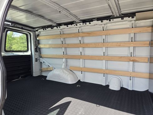 Used 2024 Chevrolet Express 2500 w/ Driver Convenience Package RWD image 30