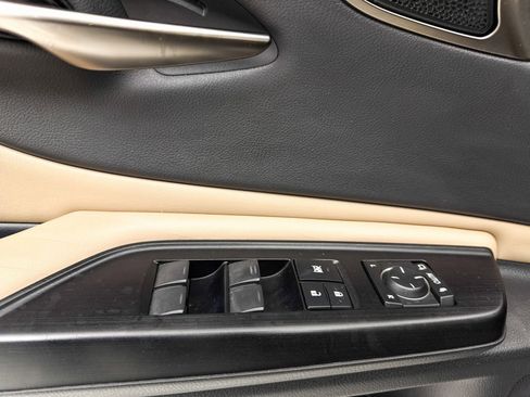 Used 2020 Lexus ES 300h w/ Premium Package image 29