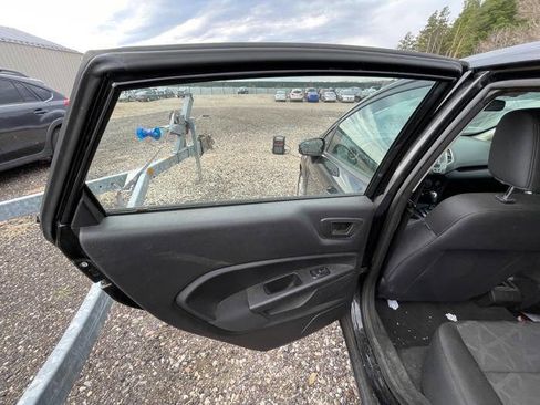 Used 2011 Ford Fiesta SE w/ 202A Rapid Spec Order Code image 24