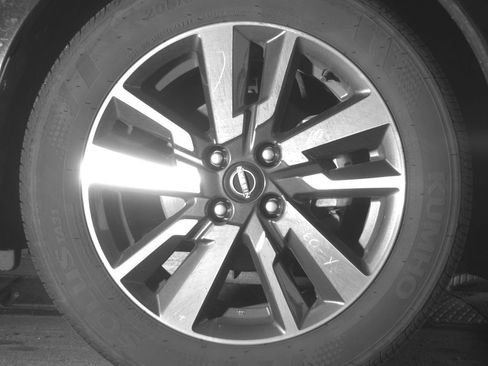 Used 2025 Nissan Versa SV FWD image 16