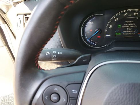 Used 2022 Toyota RAV4 XSE AWD/4WD image 25
